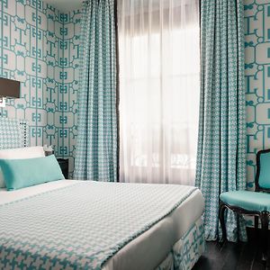 Camera standard con letto king size